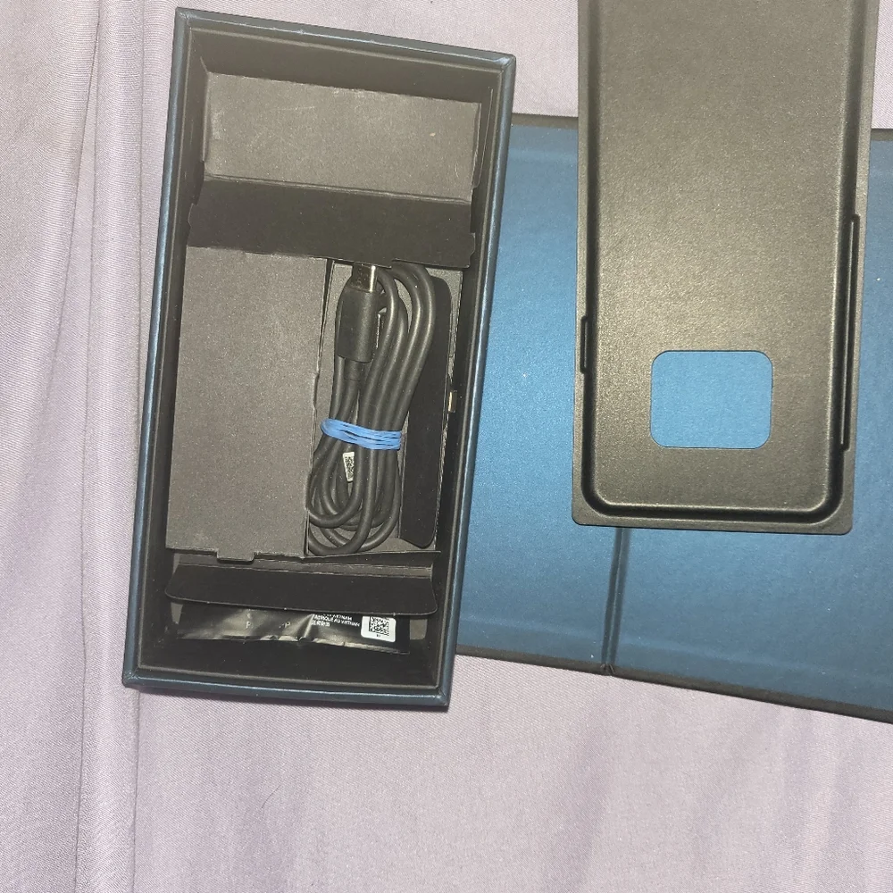 *EMPTY* samsung s9 & z flip boxes. JUST THE BOX NO PHONE